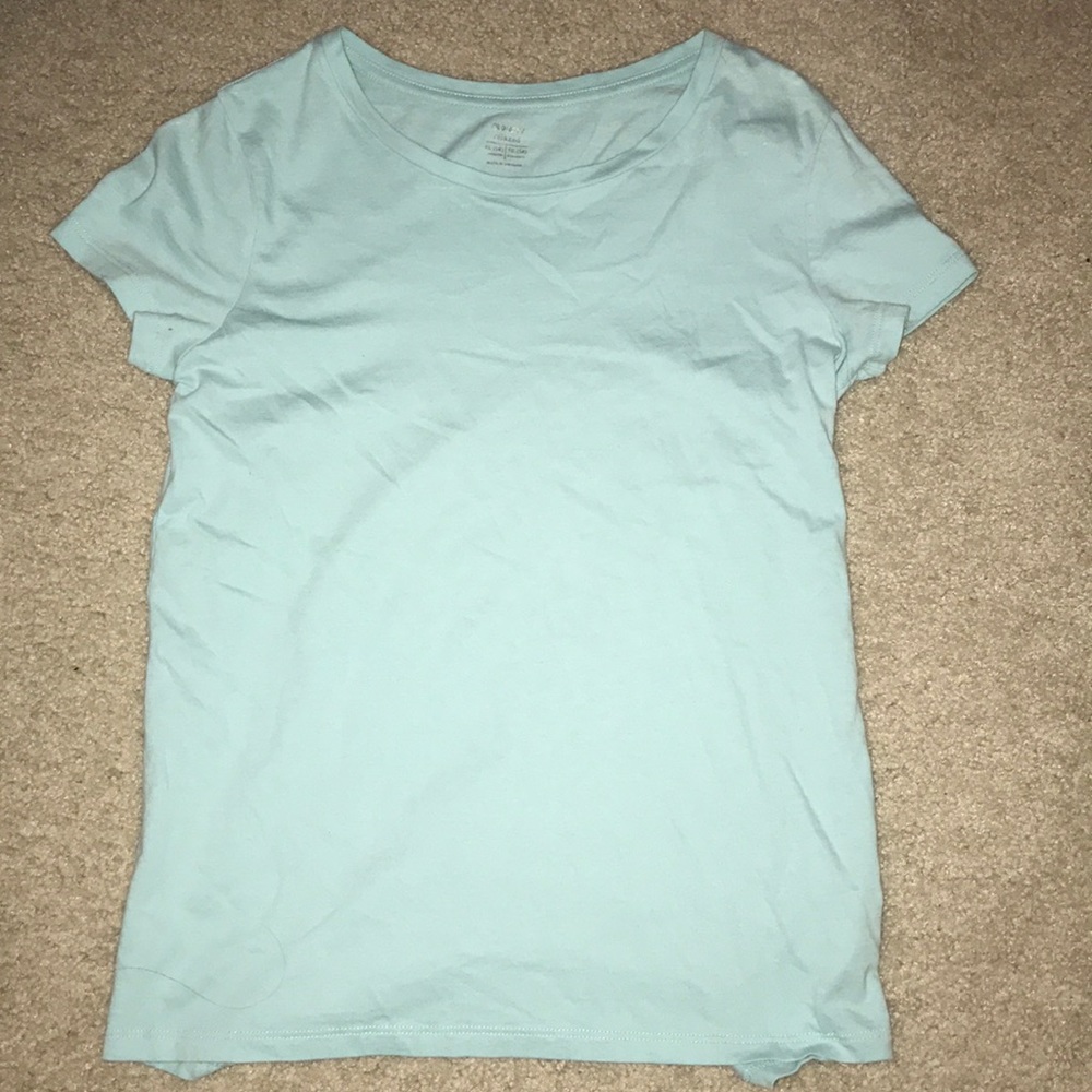 blue-green short sleeve shirt